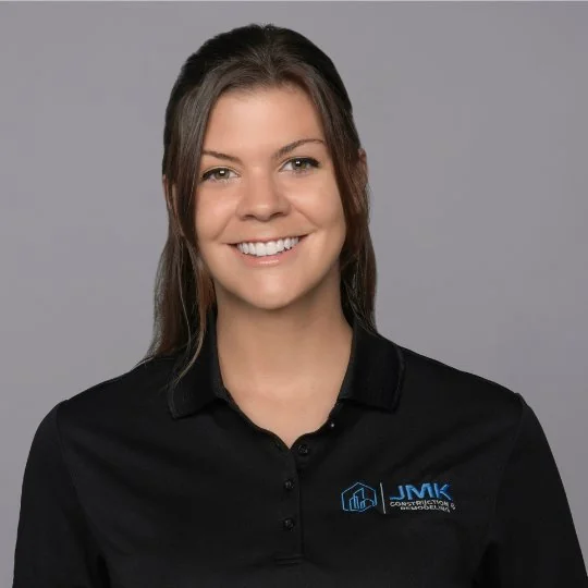 Emily Gervais, Directora de Marketing en JMK Contractor